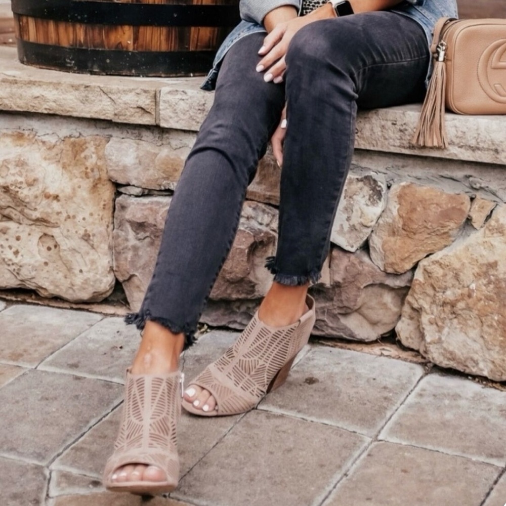Vince Camuto KimoraTan Ankle Booties